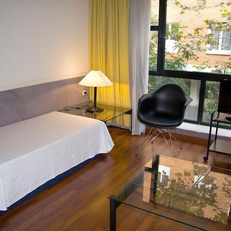 Apartamentos Descartes Barcelona Eksteriør bilde