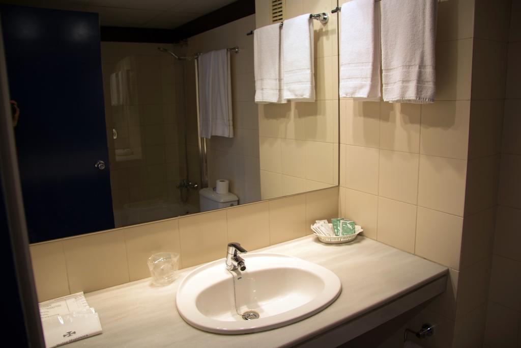 Apartamentos Descartes Barcelona Eksteriør bilde