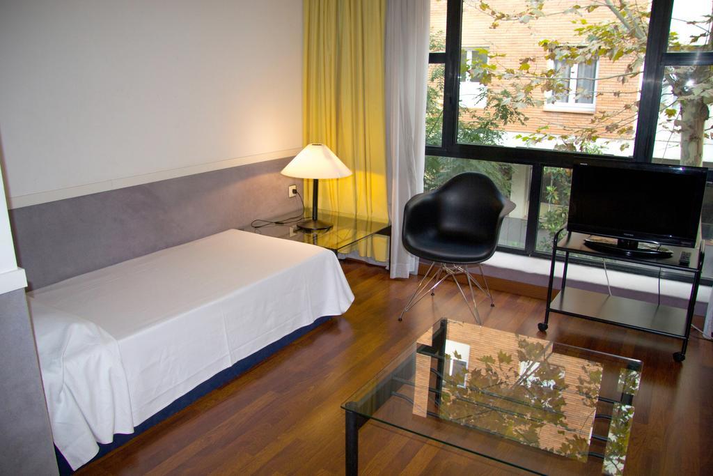Apartamentos Descartes Barcelona Eksteriør bilde