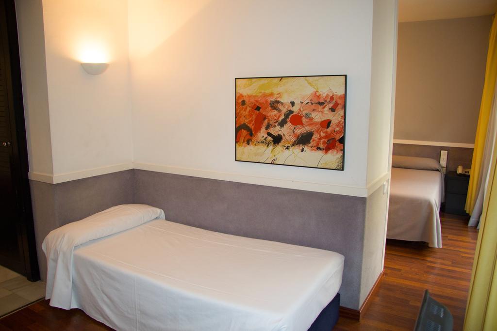 Apartamentos Descartes Barcelona Eksteriør bilde