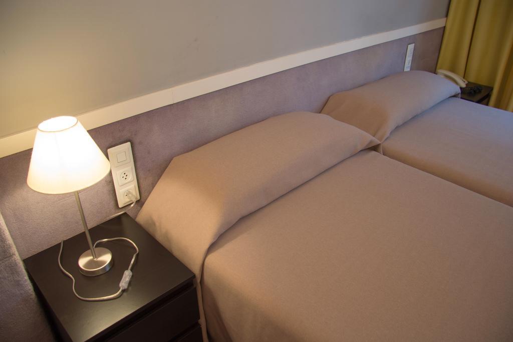 Apartamentos Descartes Barcelona Eksteriør bilde