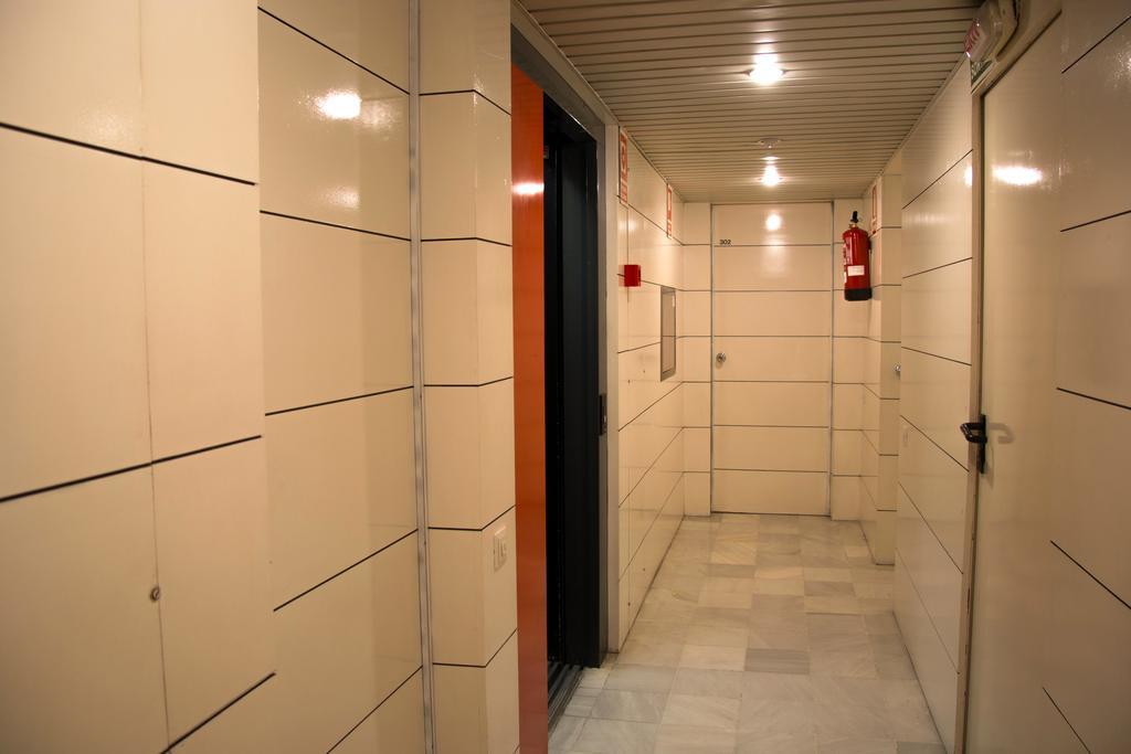 Apartamentos Descartes Barcelona Eksteriør bilde