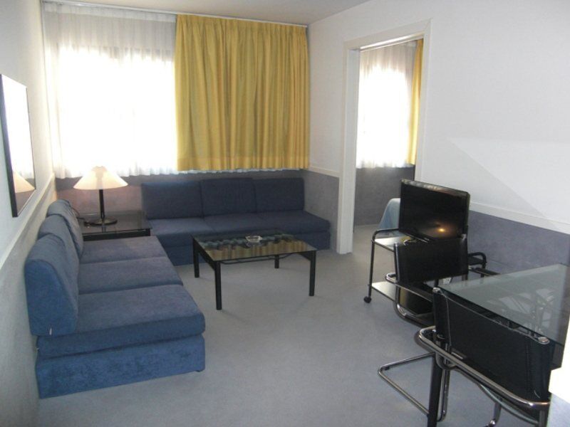 Apartamentos Descartes Barcelona Eksteriør bilde