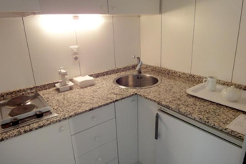 Apartamentos Descartes Barcelona Eksteriør bilde